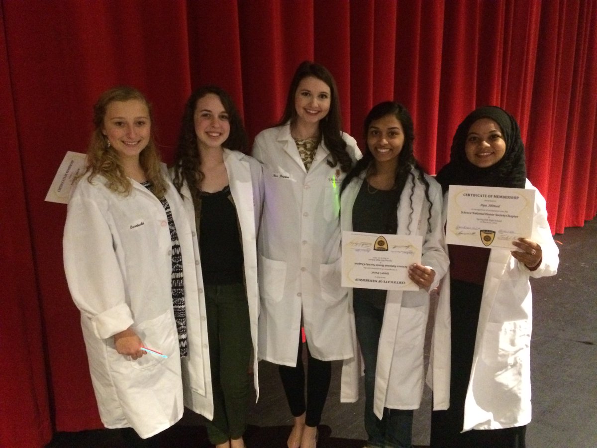 SpringHillHS's tweet photo. Congrats to members of the Science National Honor Society! Induction ceremony pics! #labcoatlife @LexRich5 https://t.co/GLsueE444q