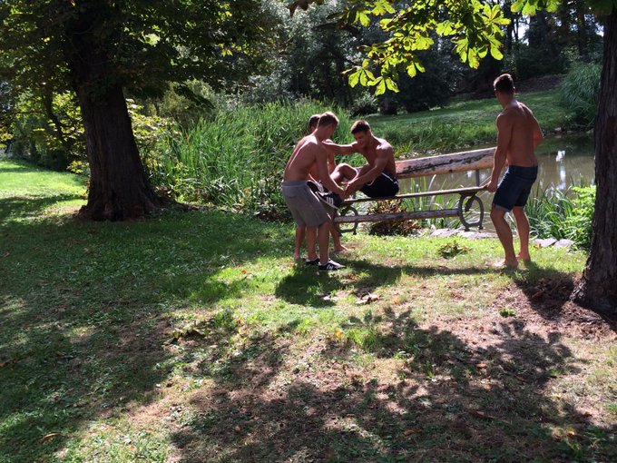 1 pic. 4 boys and a bench https://t.co/nd4aiub4Dt never a dull moment with these boys. #hotguys https://t