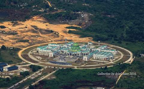 GNFI's tweet photo. Masjid Agung Natuna, Masjid dengan gaya arsitektur menyerupai Taj Mahal di India. https://t.co/PBBY1sFLCV -via @naen89av