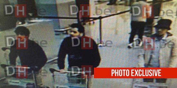 terror_monitor's tweet photo. #BELGIUM
Local Media Circulated Picture Of Alleged #BrusselsBlasts Suspects In Airport(Unconfirmed)
#TerrorMonitor https://t.co/ndWEB7d97B