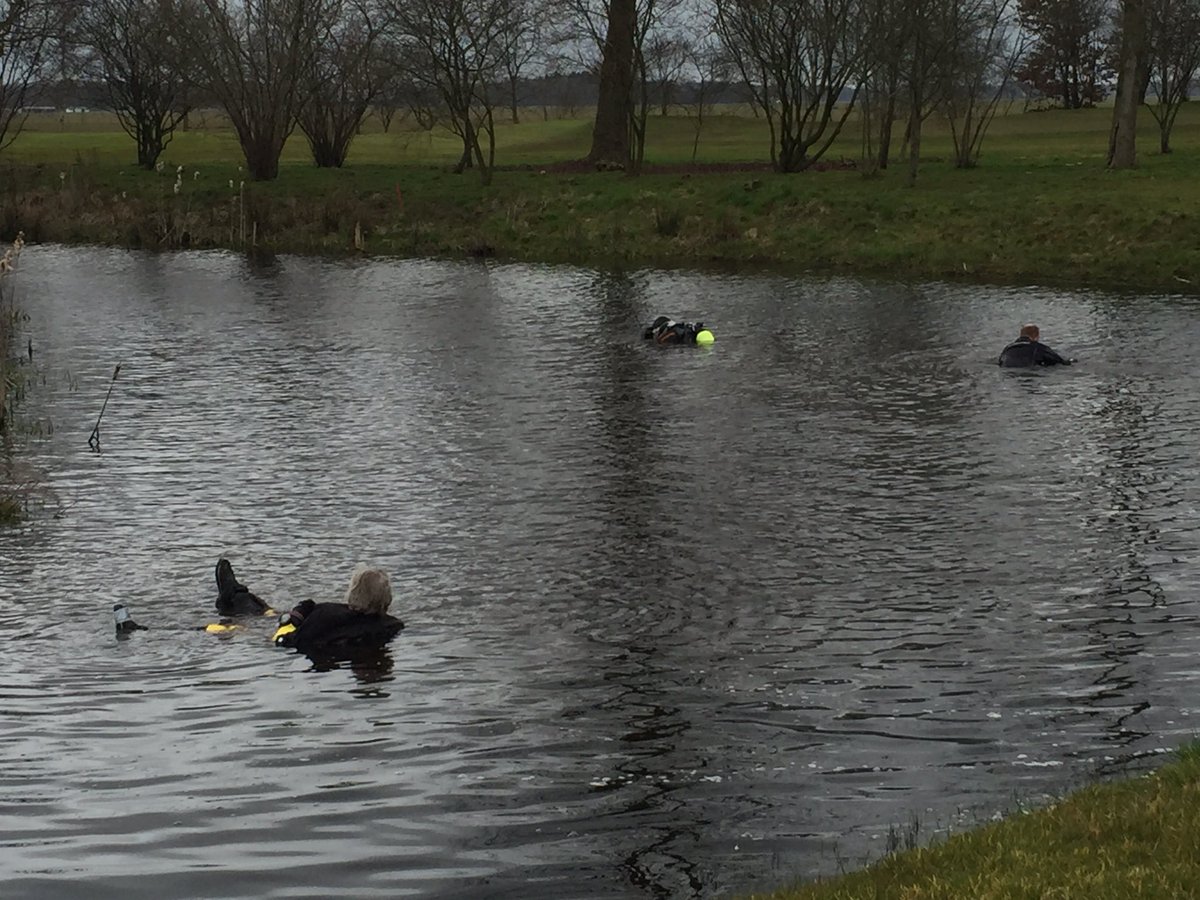 GCMartensplek's tweet photo. Het duiken met @dive2adventure is begonnen! De opbrengst van de verkoop van de Lakeballen is voor @ActiefSamenleve https://t.co/xd18PxeHNQ