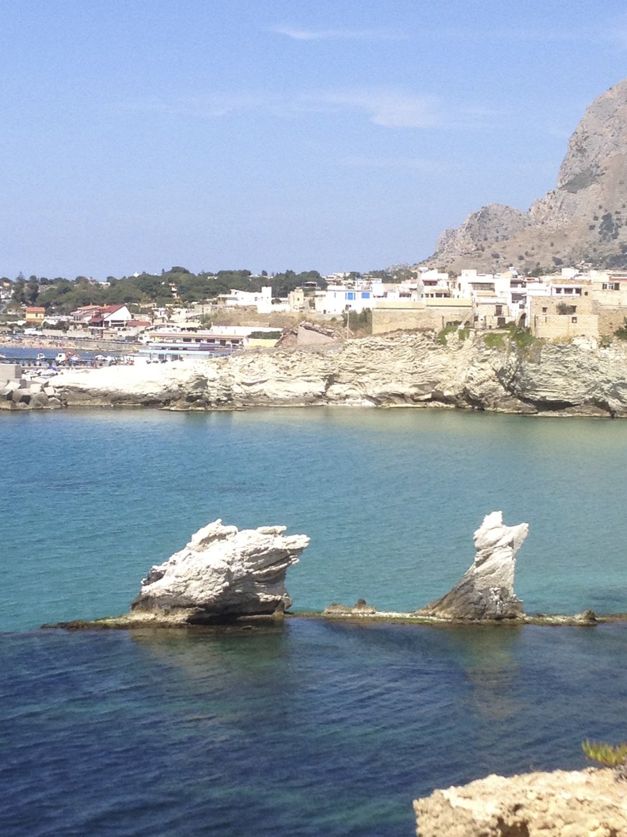 DanyWedding's tweet photo. Are you ready for your #vacation in #Sicily?#rent #apartments #holiday #Palermo #Terrasini #summer https://t.co/phe4rsqoVp