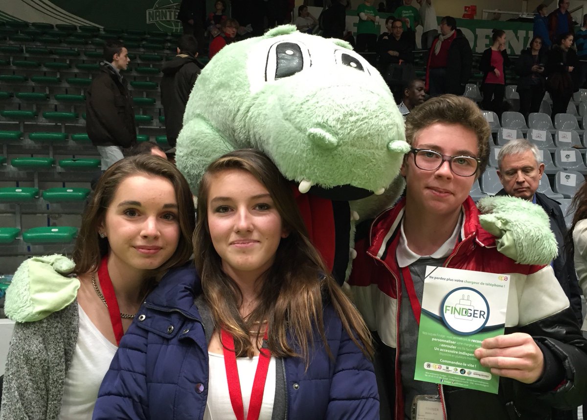 FindgerEpa's tweet photo. quelques photos de notre vente a la JSFN qui s'est déroulée le 19 mars 2016. https://t.co/7muByulaBV