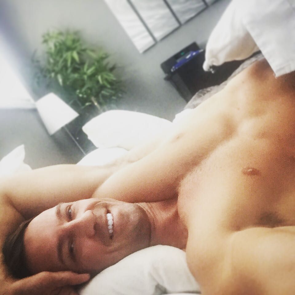 heymichaelpaul's tweet photo. Good morning everyone, have an amazing day! #layinginbed #lazy #cozybed #djsleep https://t.co/ovJPj9rEr2 https://t.co/hlg3on9UCZ