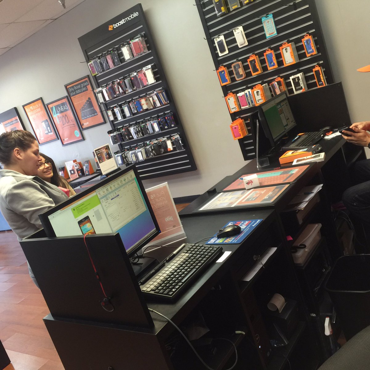 uwphilly215's tweet photo. It's always good to spoil yourself π #Tribute5 #Philly #UnlimitedWireless #BoostMobile #RisingSunandAdams #Tyeno #UW https://t.co/rEeSMUm4Af