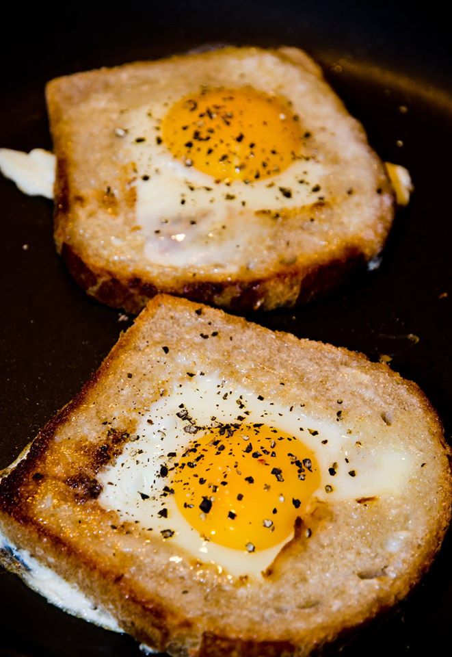 chef_jacquie's tweet photo. When #sauteing with butter add a little oil; oil burns at a higher temperature, and your butter will not burn. https://t.co/TdDqOW1XsL