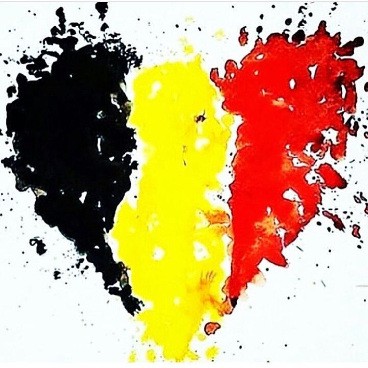 kourtneykardash's tweet photo. My heart is sad this morning. Praying for Belgium, praying for all of us, praying for peace. https://t.co/EiEuqYikec