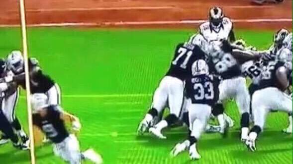 NOTSportsCenter's tweet photo. The Ravens are signing RB Trent Richardson, who will attempt to continue his NFL career despite being legally blind https://t.co/snrtWPqmG8