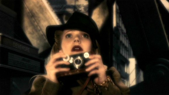 캐롤에서 등장, 시선을 끈 이 카메라는 Argus C3. 디자인덕에 월드오브투모로우나 해리포터에서도 등장했다. 겁내 불편한 걸 아는지, 영화에선 한...