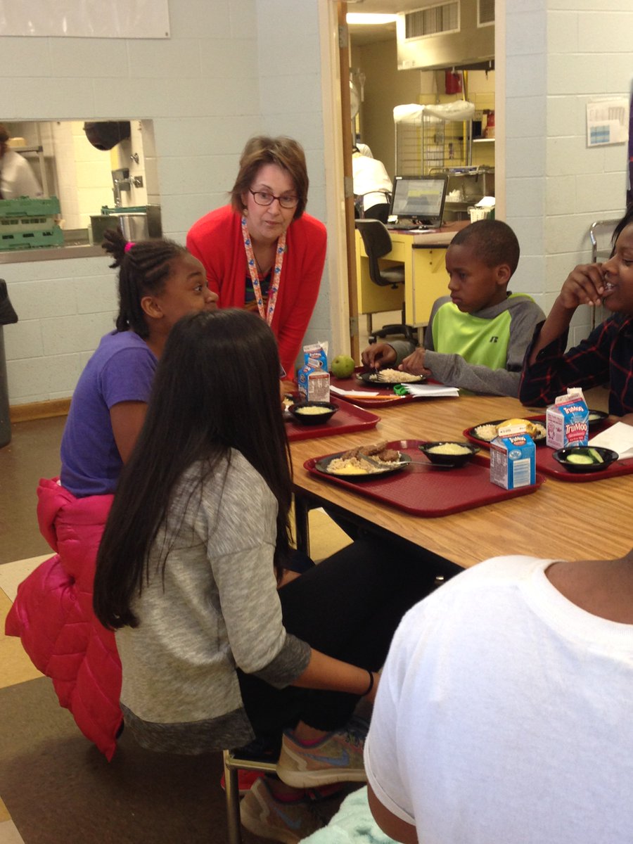 HPSHR's tweet photo. Central Office provided duty-free lunch for Oakwood teachers yesterday. Thanks to our volunteers! #hickoryschools https://t.co/Fl3HCslFkO