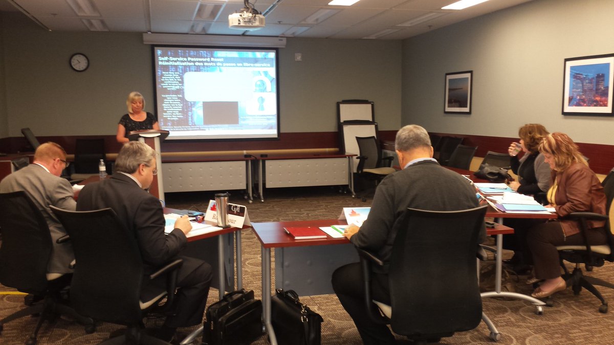 Guinnibear's tweet photo. CVB Innovation Den. Another great presentation. @AndrewTreusch @MichaelSnaauw #CRAInnovation #CRA2020ARC https://t.co/QpQSBhjAsN
