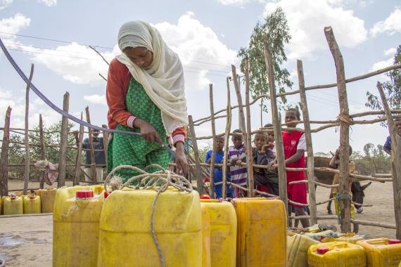 RESCUEorg's tweet image. In Ethiopia, an unrelenting drought has gripped millions of lives: bit.ly/1pZJIbQ #WorldWaterDay