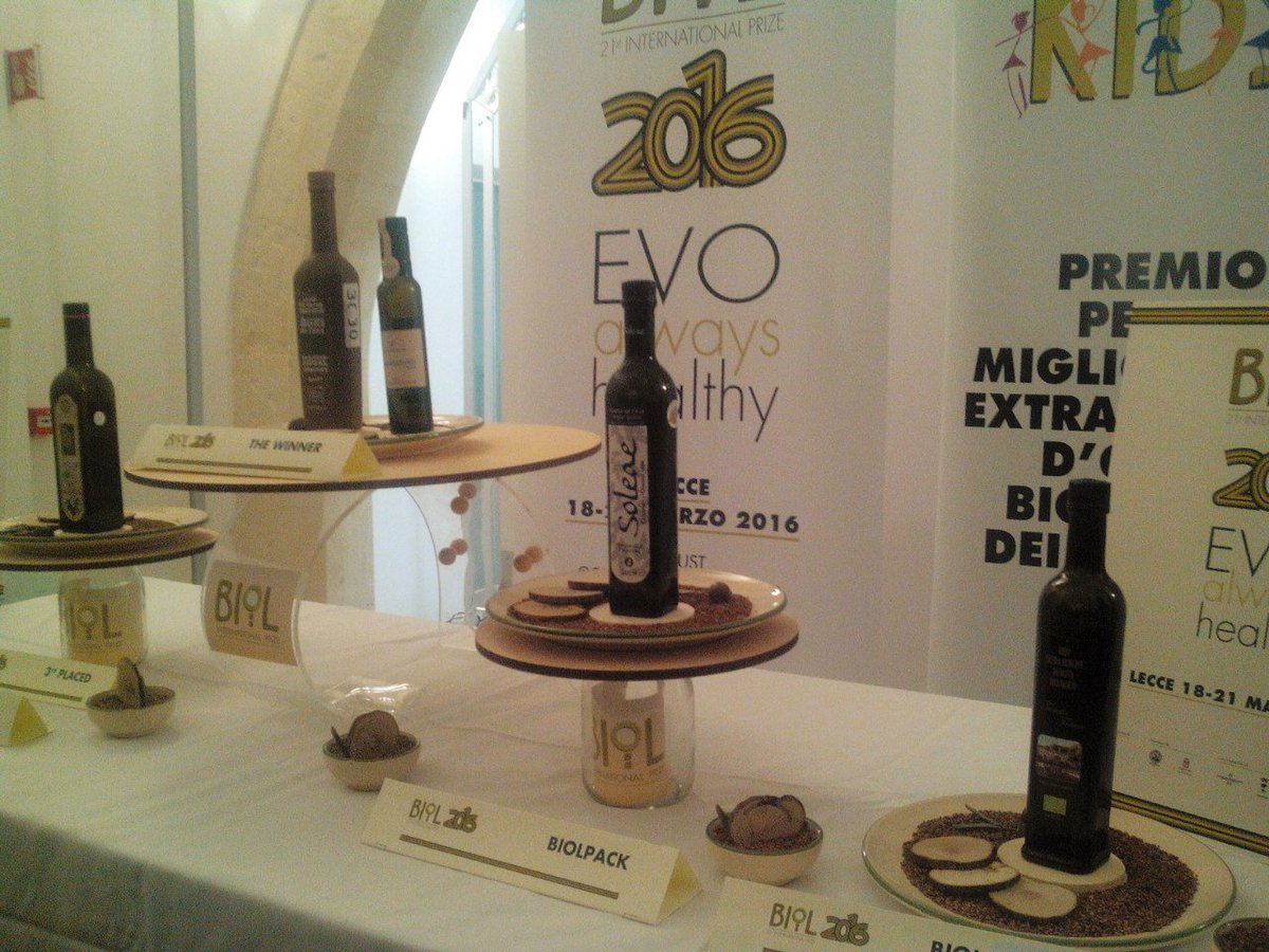 Soleae's tweet photo. Soleae PREMIO #BIOL PACK 2016. #AOVE #Ecológico #manzanillacacereña. en unos días los puntos https://t.co/YLK1bNlVMN https://t.co/t6oQG0ghVK