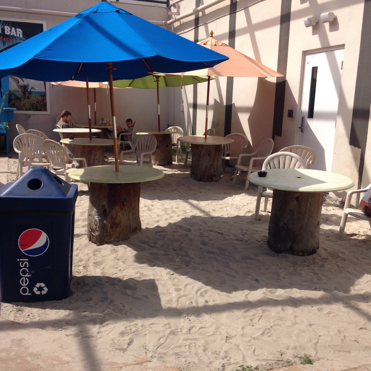 torymcphail's tweet image. I think the airport in #KeyWest is the only place in the States that has a white sand beach for a waiting area.🎉🐬🐟🐠🌴