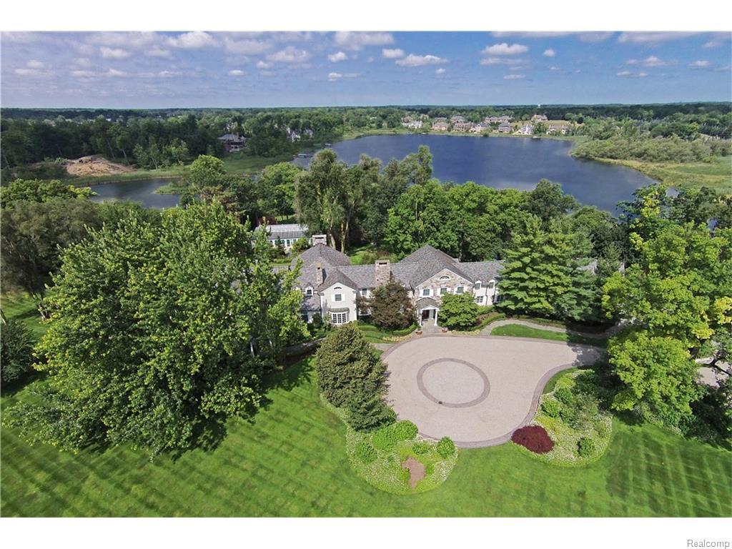 SignatureSIR's tweet photo. Check out our extraordinary properties on our website at https://t.co/CFW1F0kd2i including this Waterfront Estate! https://t.co/DmfVUFTrKg