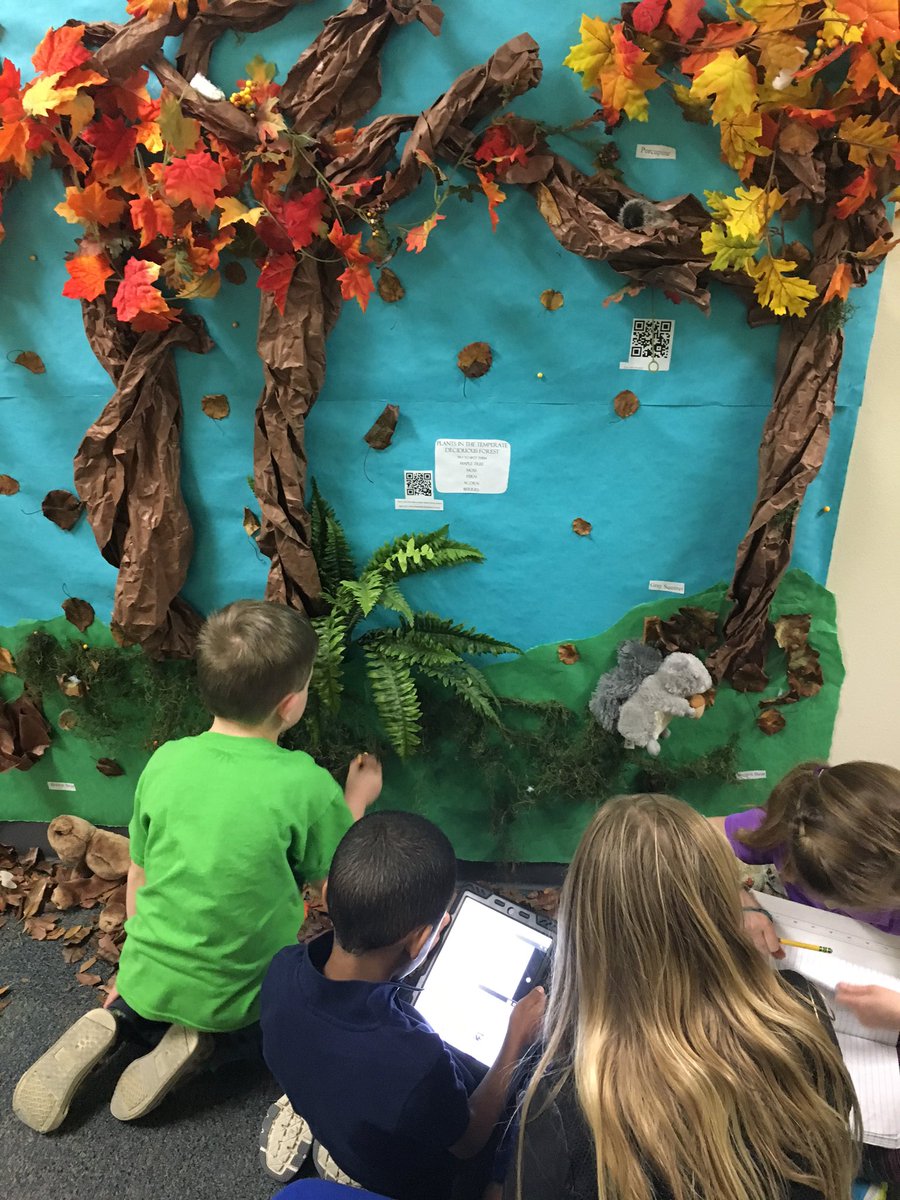 MissSalmonUP's tweet photo. Exploring the biomes with our buddies - what a grew way to start our day! @TeriKeith @2CMcCown #lakeside2016 https://t.co/LevVidxEyp