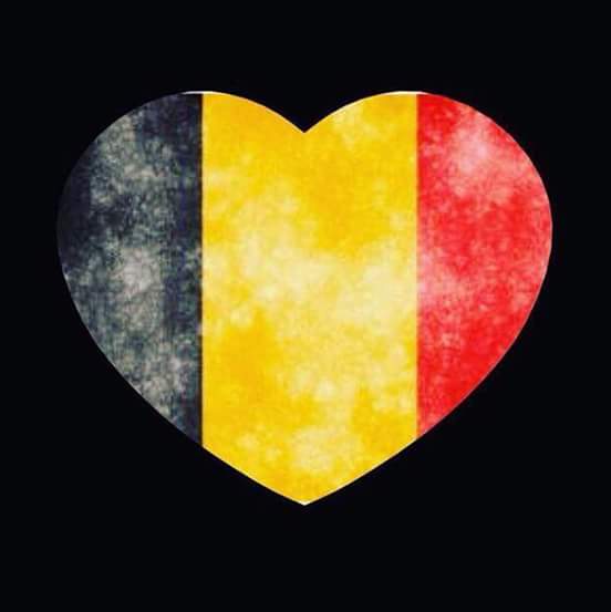 AzaharRonda's tweet photo. #RestauranteAzahar con los familiares de las victimas y afectados en #Bruxelles #NoAlTerrorismo #JeSuisBruxelles https://t.co/HgdltGoMLk