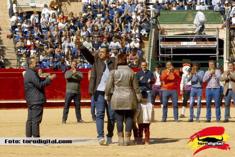 VICENTENOGUEROL's tweet photo. Nunca podre olvidar este momento, estos Amigos, esta Aficion y mi familia. A por todas...... https://t.co/N6AJoHvfTP