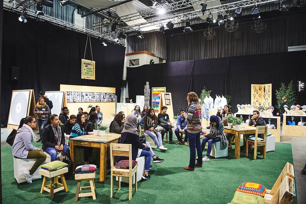 resource_4's tweet image. Herbleef @resource_4 . Tag je favoriete #upcycling kunstwerk of jezelf.op Facebook facebook.com/media/set/?set…