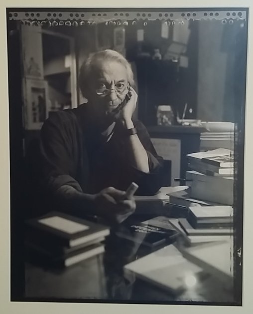 Prefet19's tweet photo. Expo photos #IlsSontVenusdAilleurs cérémonie #NaturalisationFrançaise #PeupleEtCulture #TousUnisContrelaHaine https://t.co/lPIIl8BzXR
