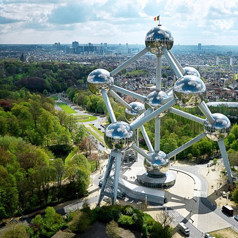 VanHorenbeek's tweet photo. We may be small, but we have balls of steel #Brussels https://t.co/6OK0BpE6a5