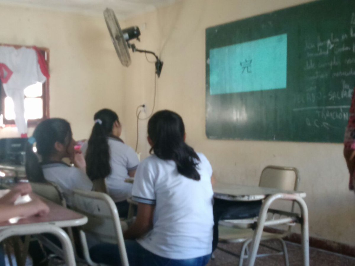 edudigtuc's tweet photo. Ref Técnico Escolar asiste a docentes en la integración de TIC en sus clases- Esc.Técnica Hilda Guerrero de Molina https://t.co/CtzBmaAsui