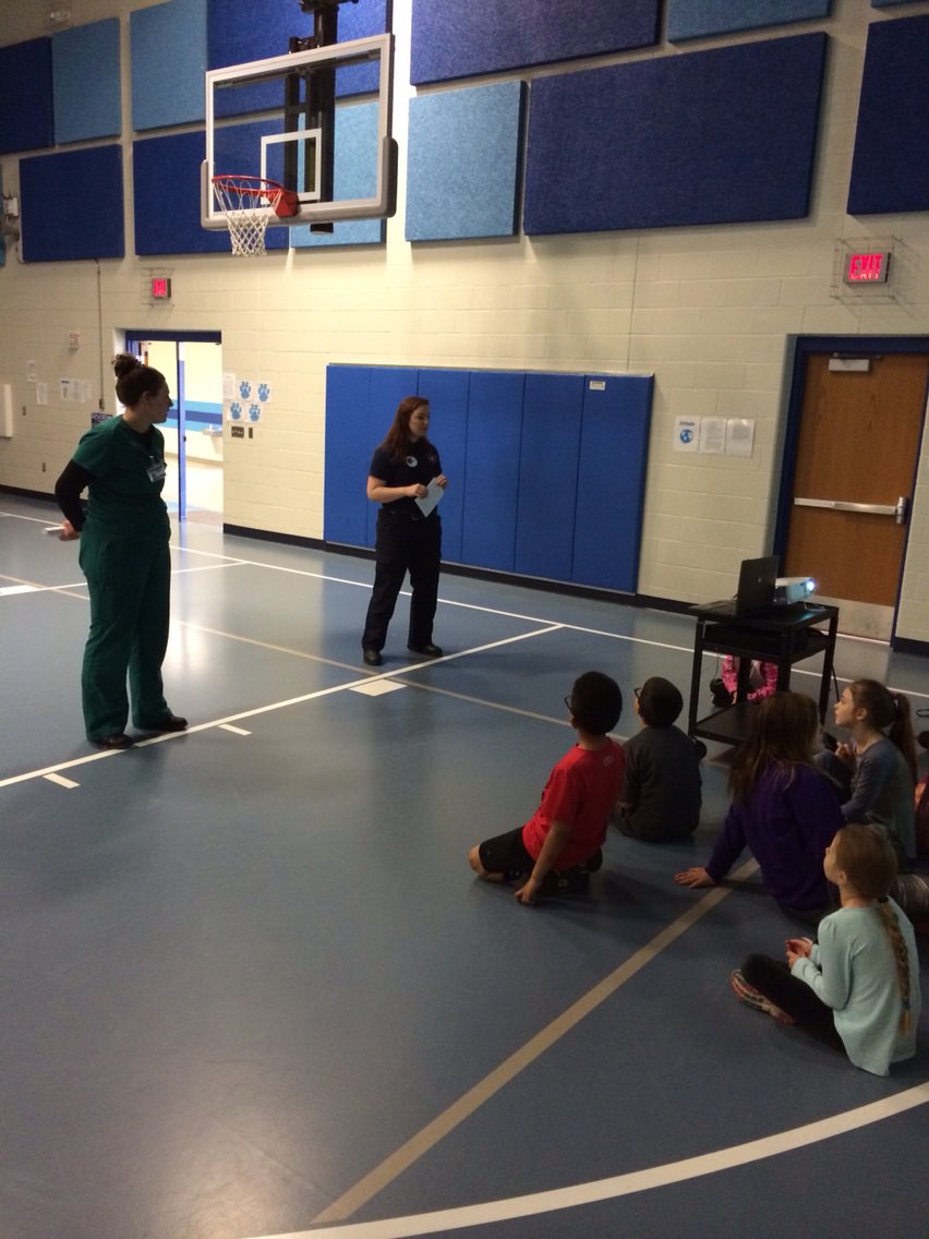 PhilRogersSES's tweet image. Students from Cass Career teaching our kids!! @JenMillerCCC @CassCareerCentr