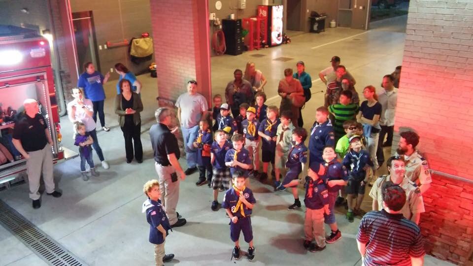 MtJulietFire's tweet photo. Boy Scout Troop | Station Tour and Truck Check | 3/15/16 #fdmj @boyscouts https://t.co/VzvDU2V10Q