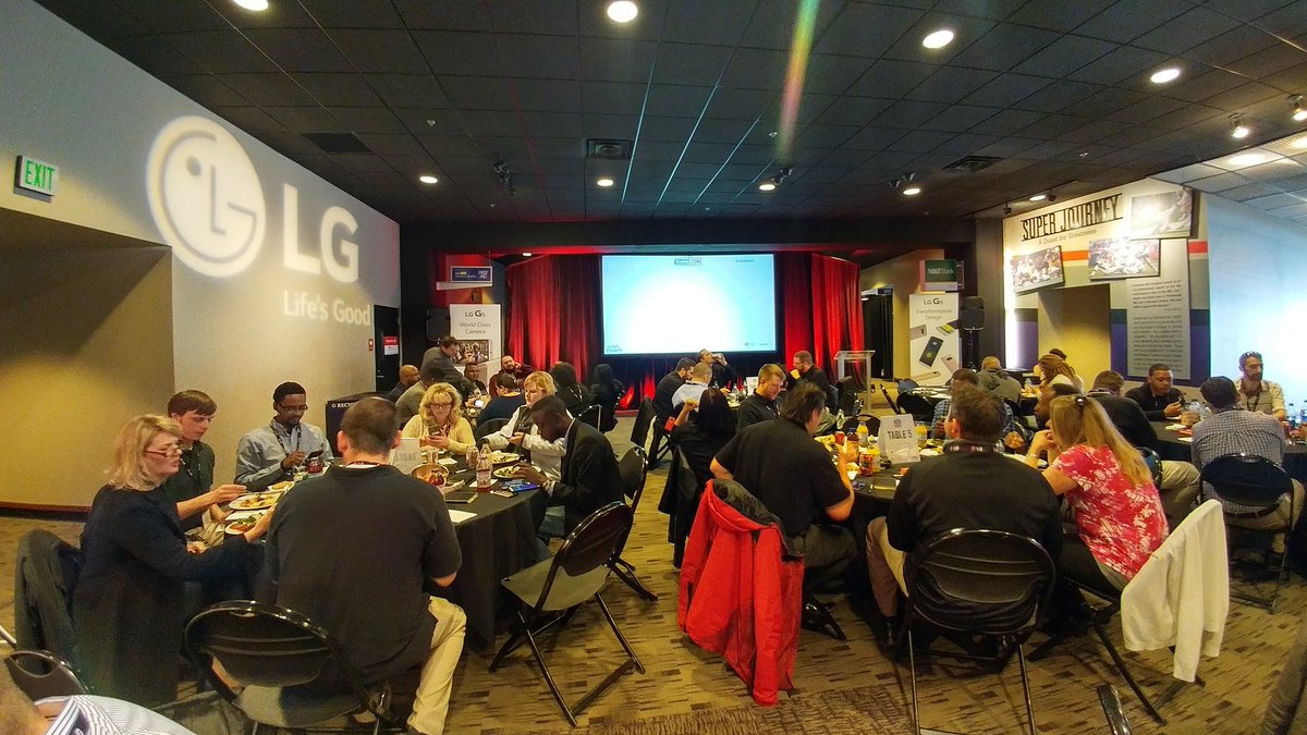Gordon_Yarboro's tweet photo. Lunch on LG. #LGG5DMV @SellWithLG https://t.co/Ad1goteDR0