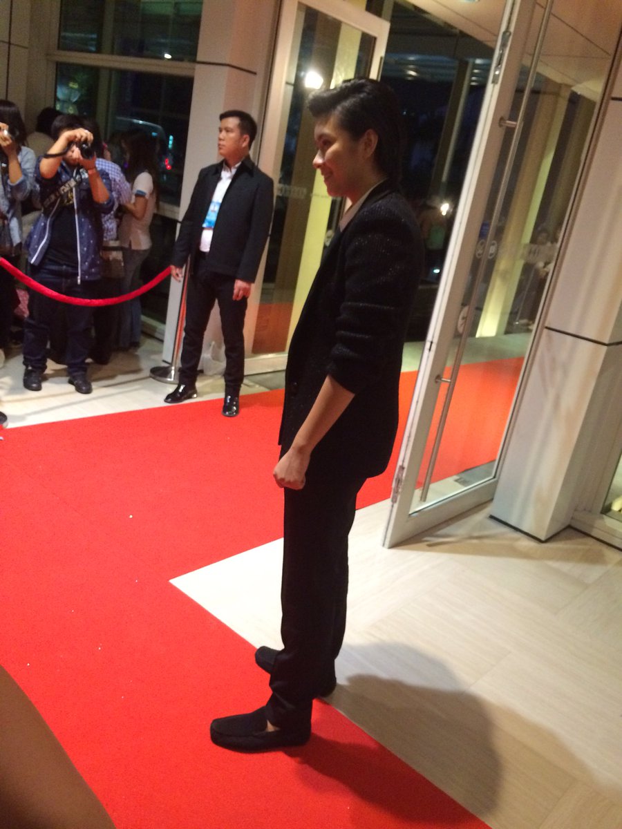 p_guzso's tweet photo. ยินดีกับร��งวัลด้วยนะคะ ภูมิใจในตัวน้องทั้งสองคนเสมอ  #นันหงหยก #yesorno2_5 #komchadluekawards13 https://t.co/Ki6Httd58T