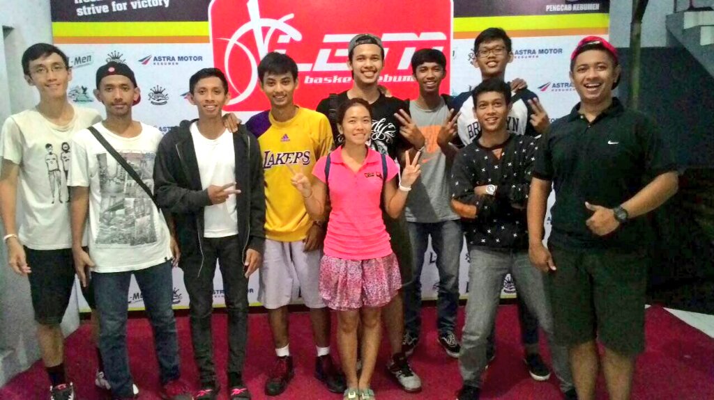 Kita memang bukan profesional,
Tapi kami terlatih tuk jadi profesional #usmhitz #ukmbasketUSM #usmjaya