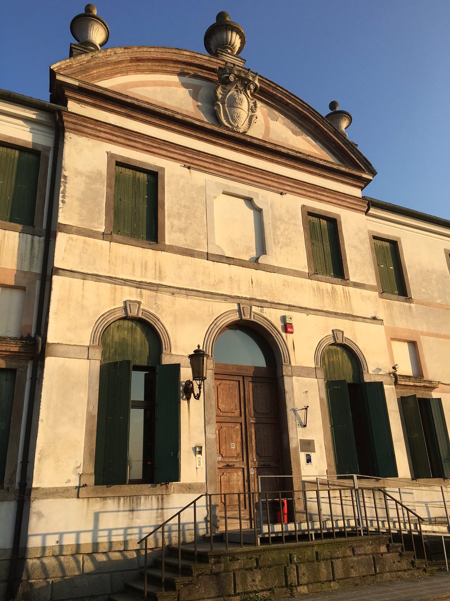 nelli's tweet photo. Grazie @ilCISET è sempre un piacere fare lezione da voi #socialmedia #masterturismo https://t.co/1iABhhHQqe