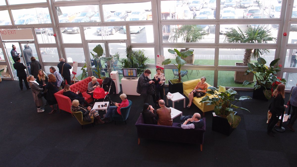 AAFLondon's tweet photo. Reminiscing about our #SundaySofaSessions at #aafbattersea - art, coffee and cosy seating from @sofadotcom! https://t.co/fgrRgq3qu2
