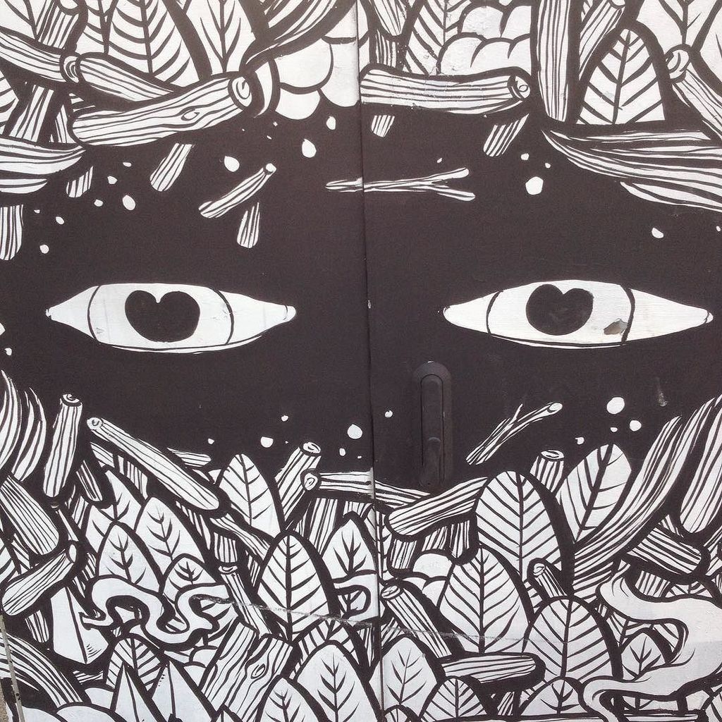 BrujaMaracc's tweet photo. #streetart #loveintheeyes #loveinsideout #milan by easelina https://t.co/Tq8dcX5kXX