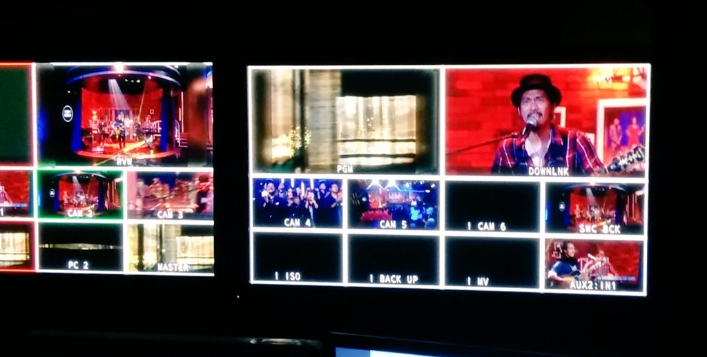 <a href="/thecrabalocker/">crabalocker</a> telah melantunkan tembang andalan dari The Beatles untuk membuka Tonight Show malam ini !!!