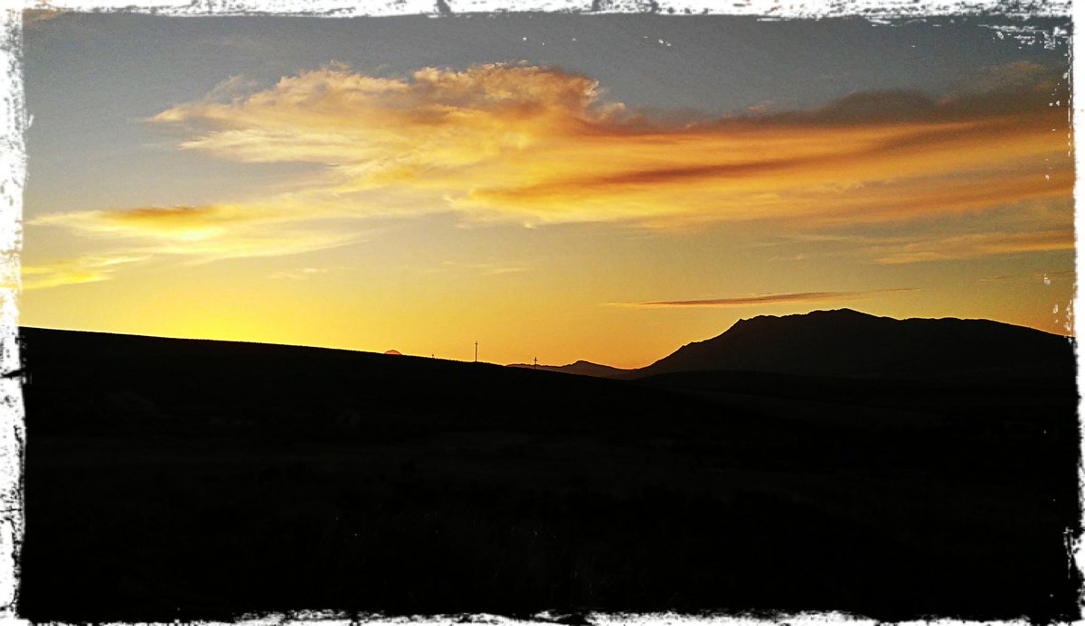 MichLD72's tweet photo. #sunset #windfallfarm ❤ https://t.co/ByhN7OovCj