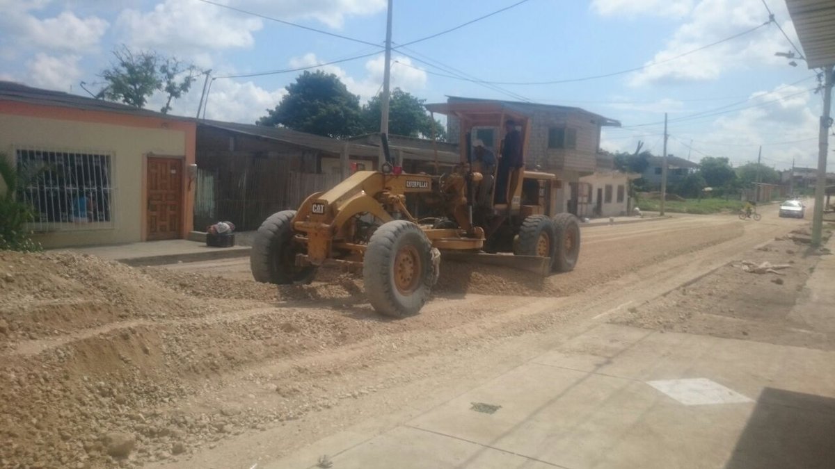 Dra_MiriamLucas's tweet photo. Seguimos revolucionando las calles de nuestro cantón, pronto una nueva calle asfaltada.  @35PAIS https://t.co/jKTSMERGlZ