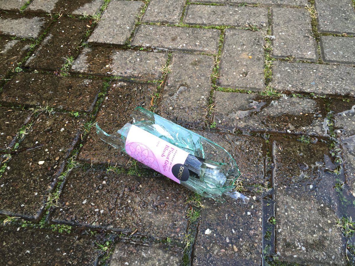 TracieSomerset's tweet image. Worst day ever!  #pinotblush #ismashedit