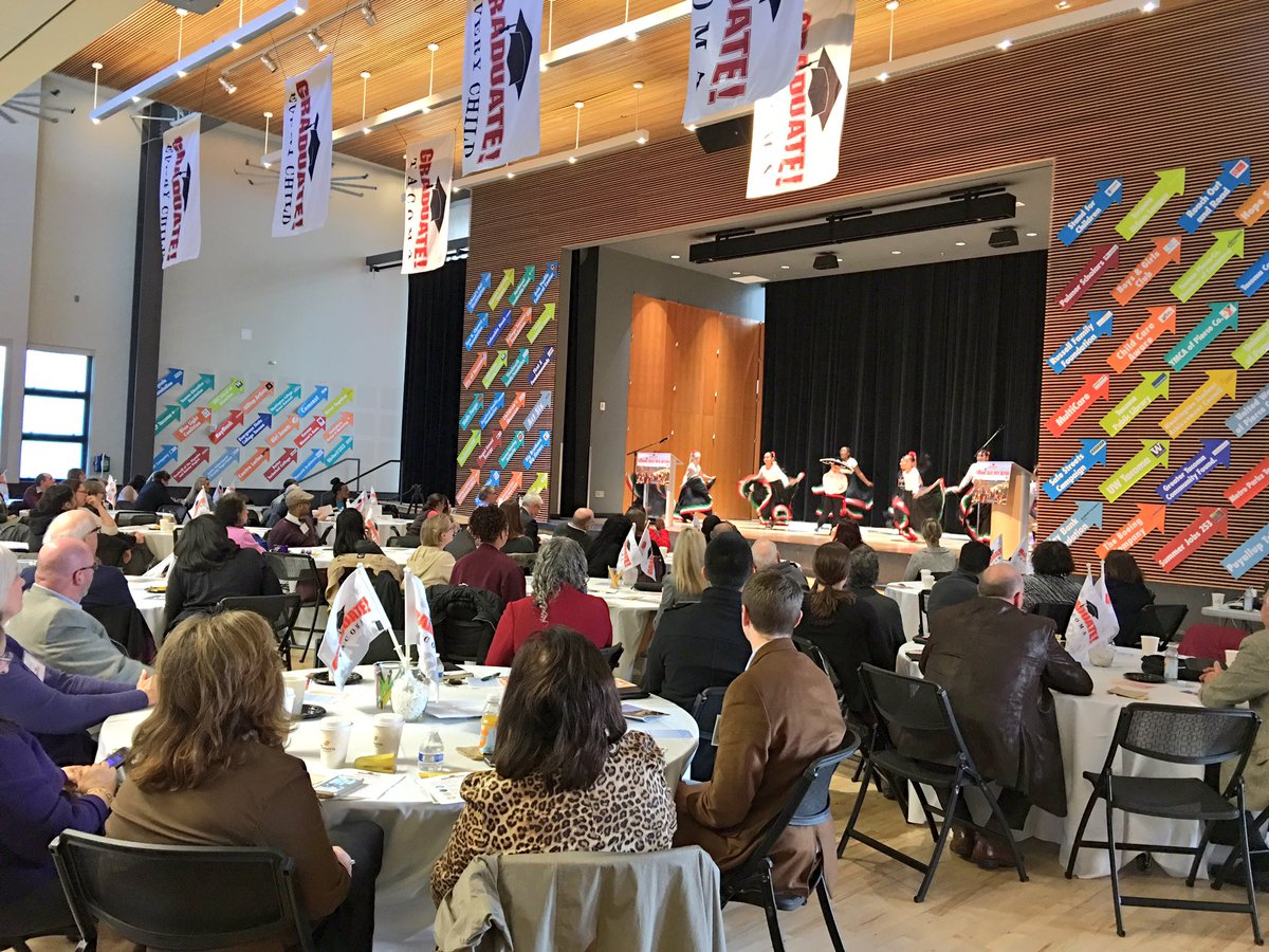 MissBeerbower's tweet photo. Ballet Folklorico de Roosevelt performing at #GraduateTacoma @BroadwayCenter @tacomaschools https://t.co/7zHagIoq9U
