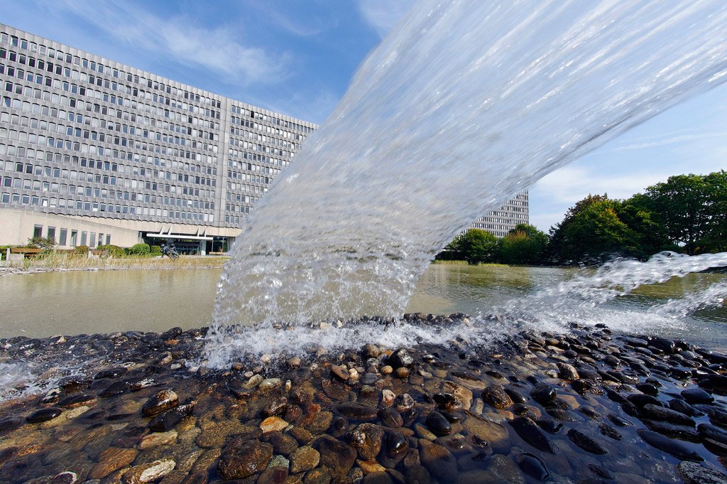 ilo's tweet photo. Did you know that @ILO uses water from Lake Geneva to cool its offices during the summer? #WorldWaterDay https://t.co/GkBrhirUtf