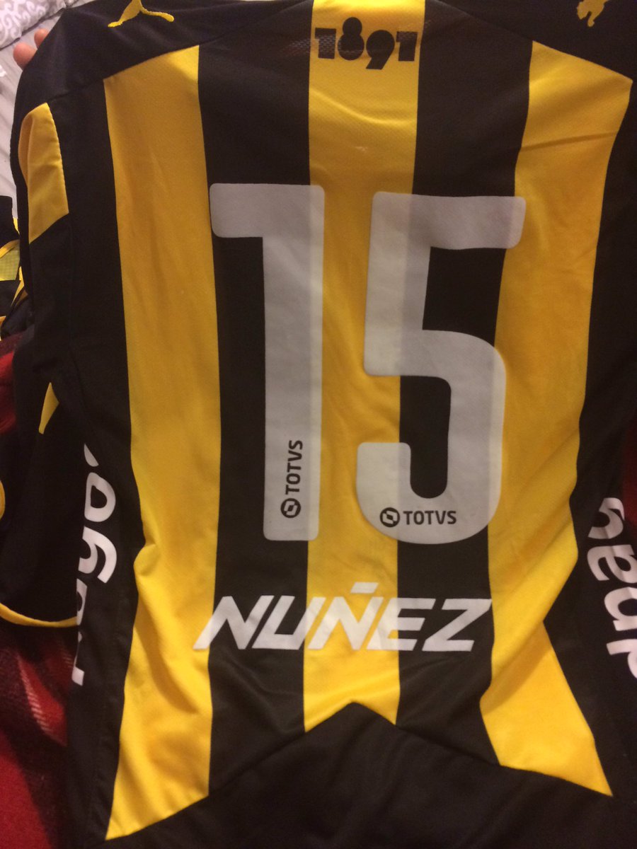 Sorteamos la camiseta de <a href="/Maxi_Olivera13/">Maxi Olivera</a>. Para participar deben dar RT y seguirnos @ProPeniarol. Gracias Maxi!