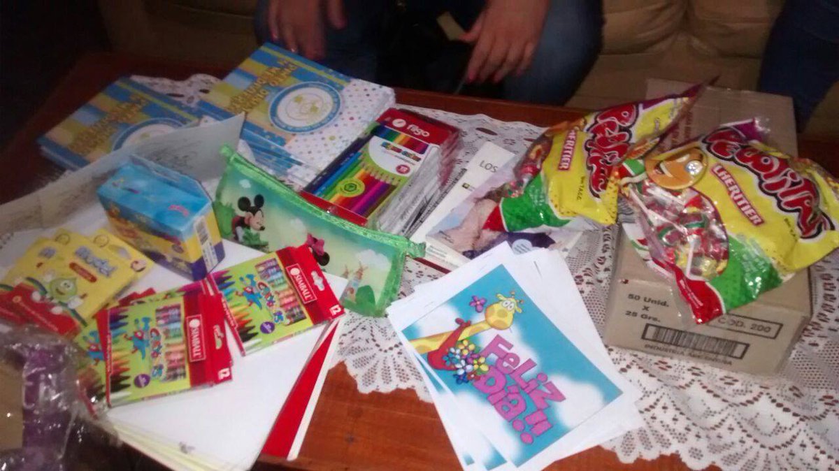 asocreacion's tweet photo. Gracias a el #gruposolidario Mitaí Porá por el aporte de libros para colorear #Colabora con #creacion https://t.co/KraO09msaS