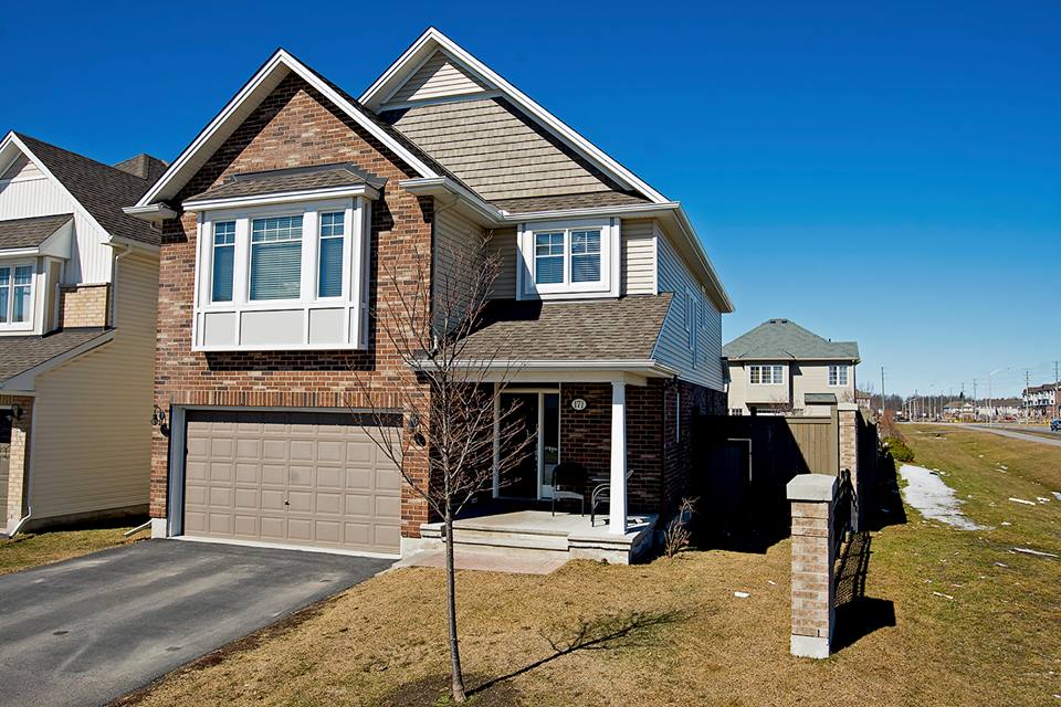 Our NEW LISTING in Barrhaven is a one of a kind, fully upgraded home great for your family! kevincoady.com/property/16729…