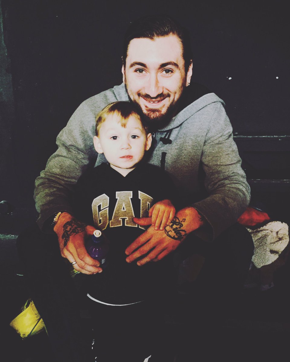 chapmanjohn16's tweet photo. Fathers heart n soul #DaddySeason 👊🙌💙 https://t.co/lMsbw1Sokk