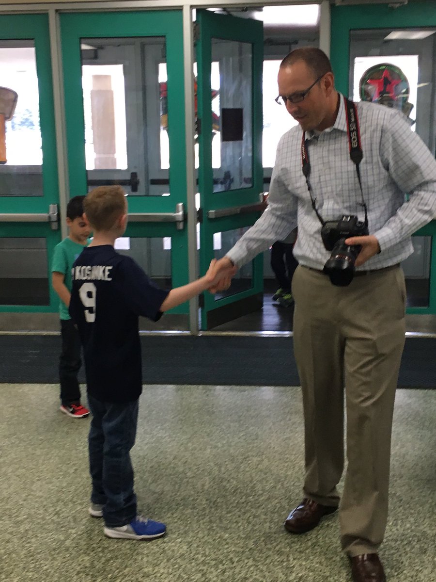 dheumann20's tweet photo. Erie Greeter Leaders #TLIMERIE #standmi #tlim https://t.co/xjJAplumm2