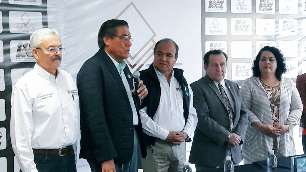 Dice Le Roy Barragán durante su registro <a href="/IEEZcs/">IEEZacatecas</a> que su campaña no será de agresión "Trabajaré sólo con propuestas"