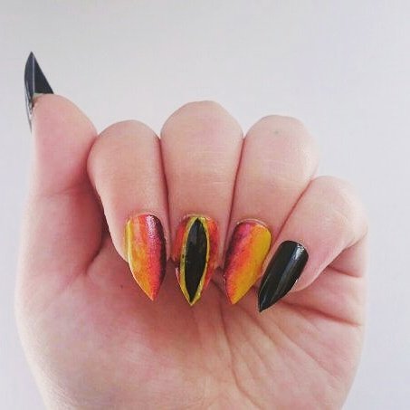 nnails14's tweet photo. #LOTR #LordoftheRings #nails #mordor #challengeme #Etsy https://t.co/ZLGwWgn4lY