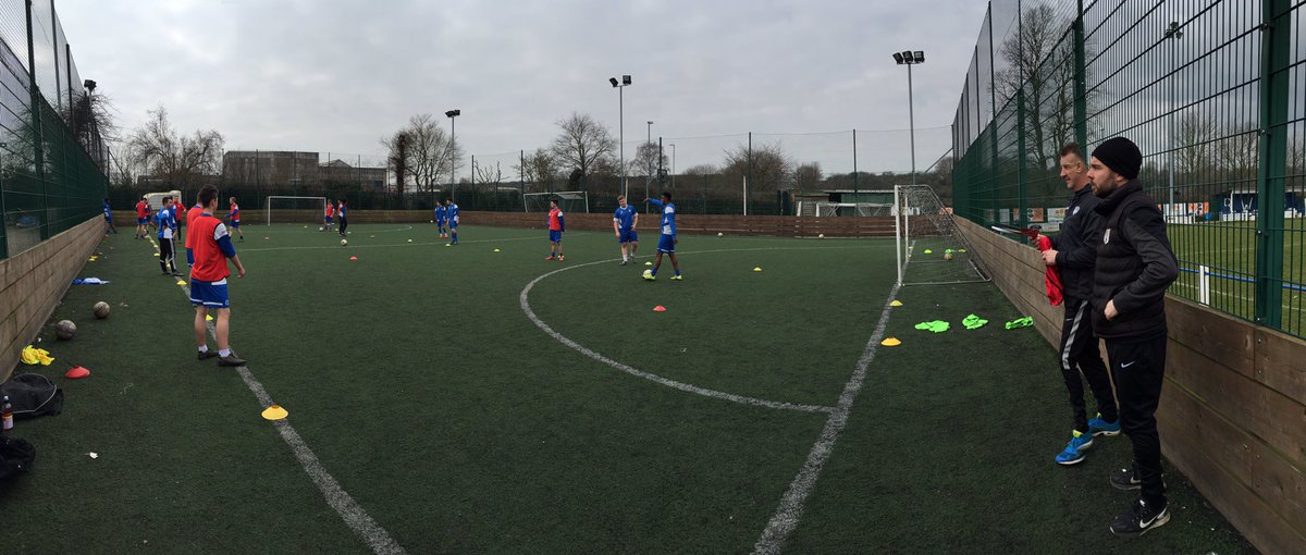 AFDAcademy's tweet image. One of our coaches delivering a technical session with our BTEC boys today 👌🏼 @Muzzie06 @SteveWalsh5 @JordanPick7