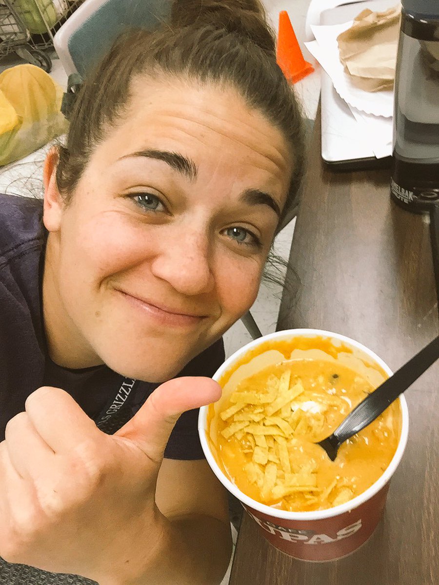 CoachKateC's tweet image. Shout out to my homies! @CkSisler @Ash_smashh13 @JonesKyky @AllyssaG11 @MikelleMagalogo