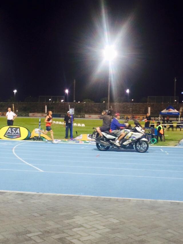 #boxerac elite athlete <a href="/ElroyGelant/">Elroy Gelant</a> winning 5000mtre in ASA Night series and qualify for #Rio2016 . Super proud !